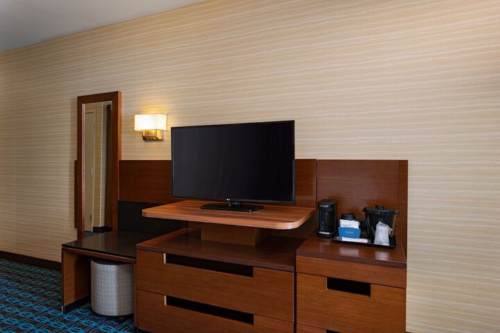 Room 8 of 25