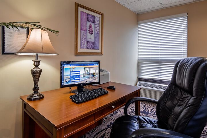 Business Center 15 of 15