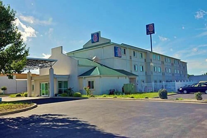 Motel 6 Seymour IN - North