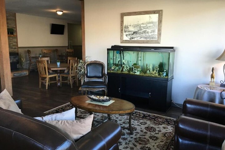 Timber Lodge Inn