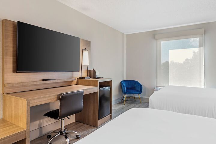 Room 46 of 76