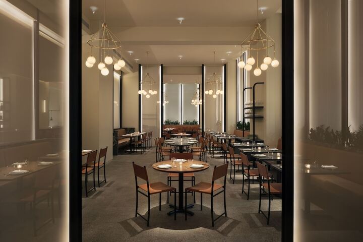 Dining 70 of 82