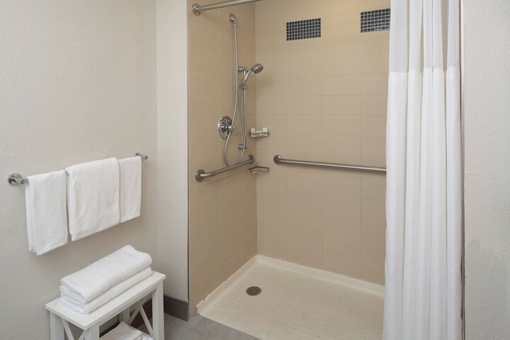 Holiday Inn Express Miami Airport Blue Lagoon Area by IHG