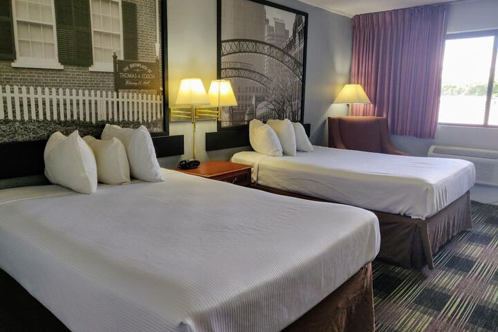 Room 21 of 34