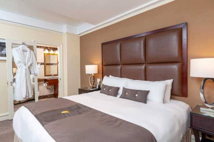 Room 14 of 38