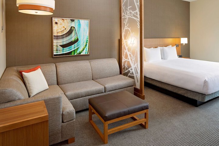 Room 25 of 42