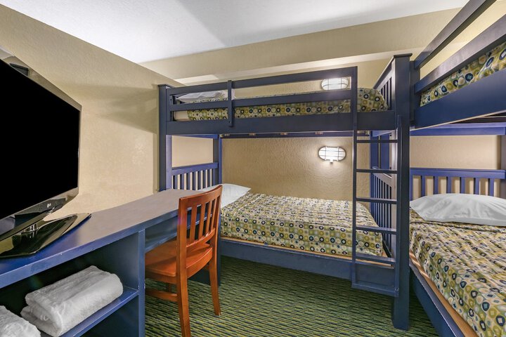 Room 68 of 119