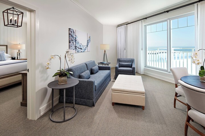 Room 46 of 106