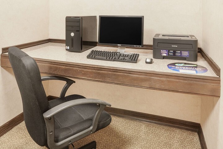 Business Center 14 of 14