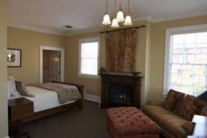 Room 35 of 151