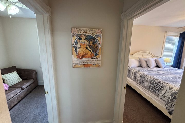 Hermann Crown Suites