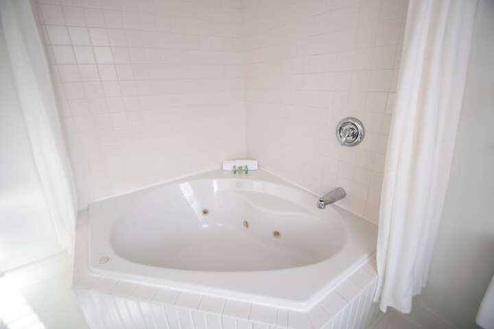 Hot Tub 83 of 84