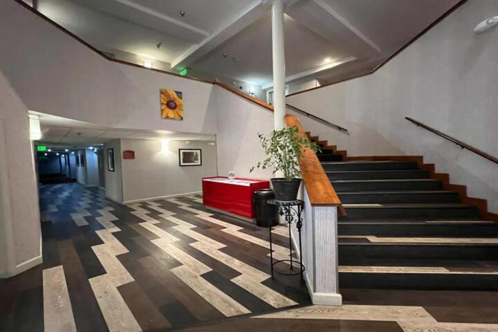 Empeiria High Sierra Hotel