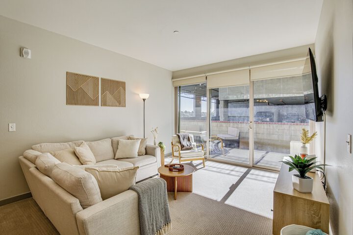By Seaport Village & Navy Base! Chic Condo w / Pool