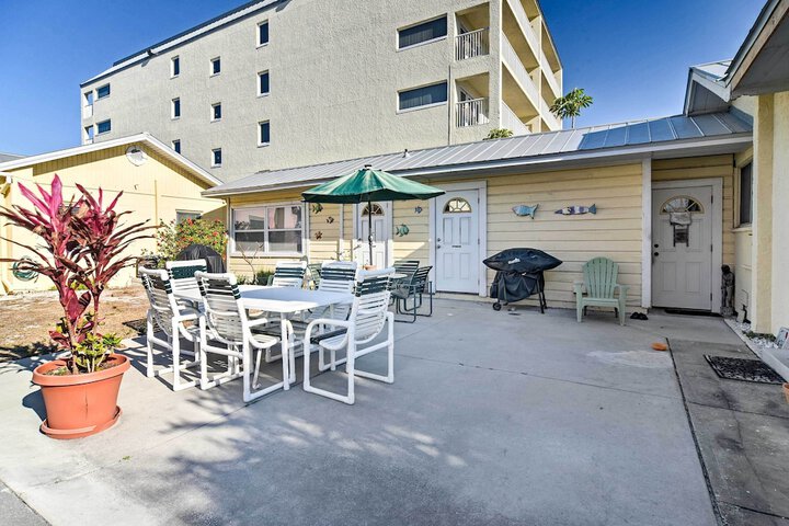 Steps to Beach Cabana: Indian Shores Cottage