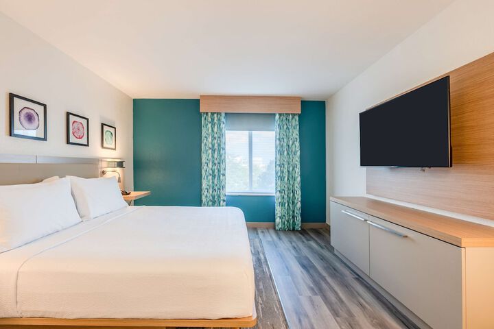 Room 26 of 64