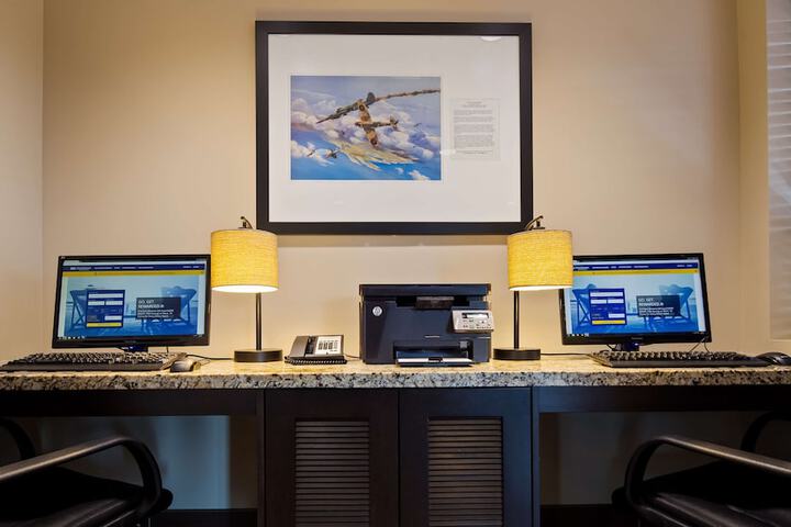 Business Center 44 of 44