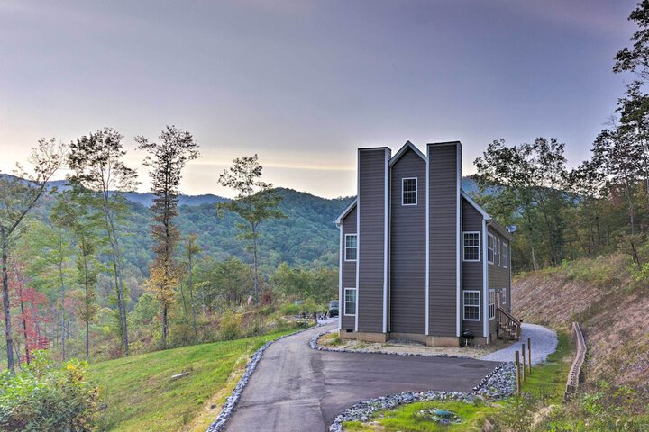 Family Holiday Retreat! Mtn-view Blue Ridge Home