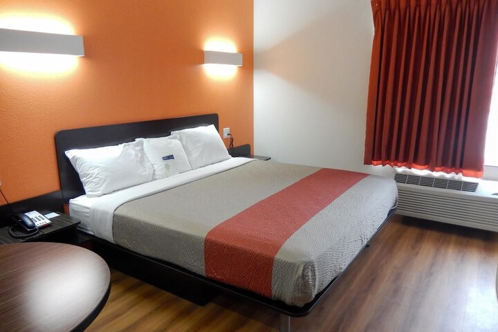 Motel 6 Tulsa OK