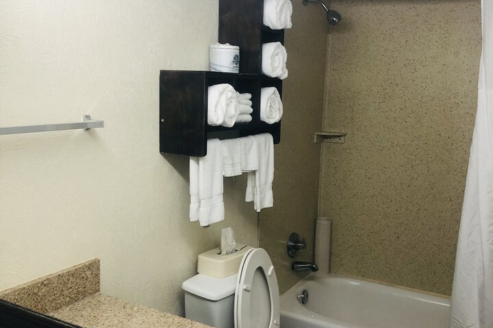 Room 42 of 46