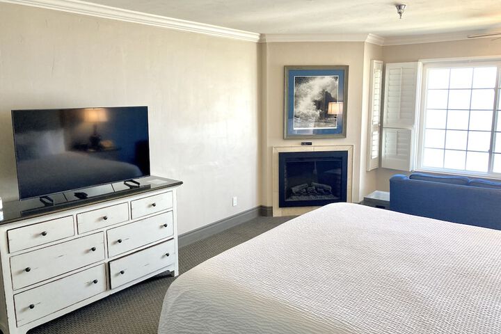 Sand Pebbles Inn