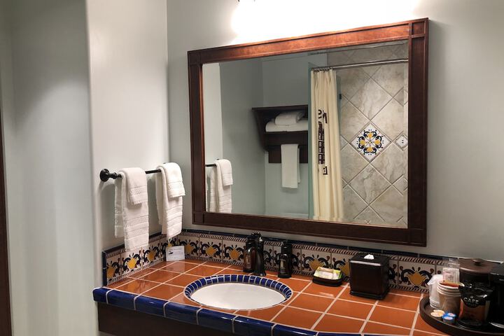 Room 21 of 80