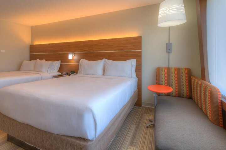 Room 42 of 62