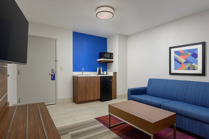 Holiday Inn Express Hotel & Suites Tullahoma by IHG