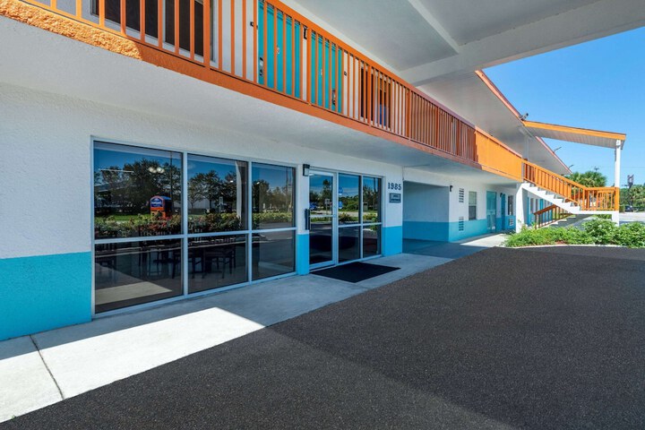 Hotel 6 of 42
