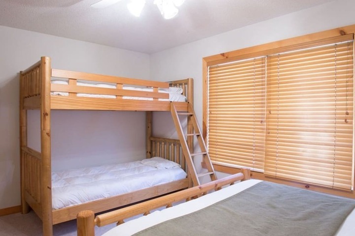 Room 32 of 72
