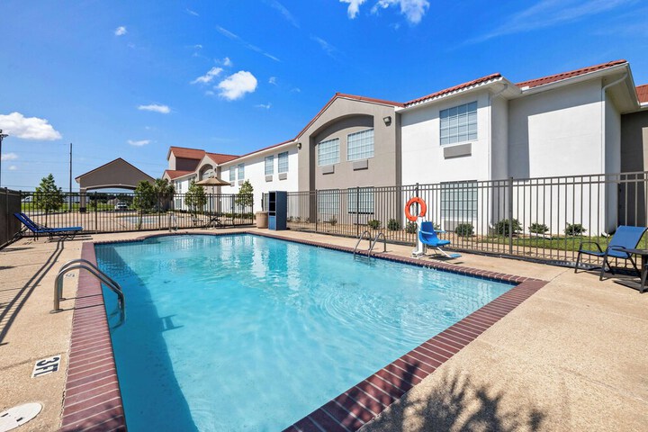 Pool 2 of 30
