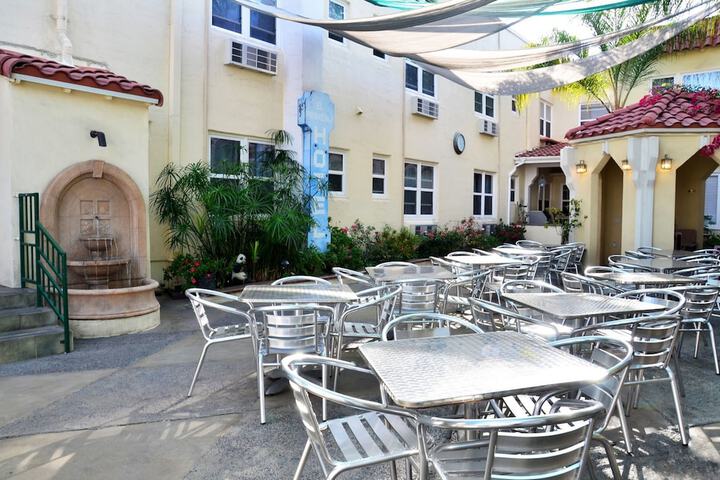 El Primero Hotel