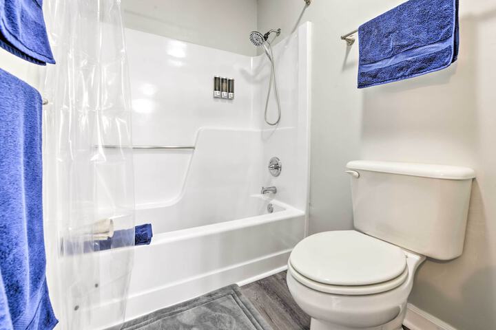 Charming Southern Pines Abode - Walk to Dtwn!
