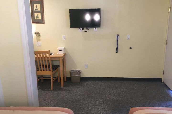 Travelodge by Wyndham Fairfield / Napa Valley