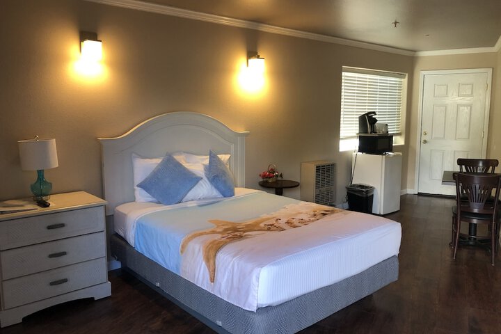 Room 27 of 43