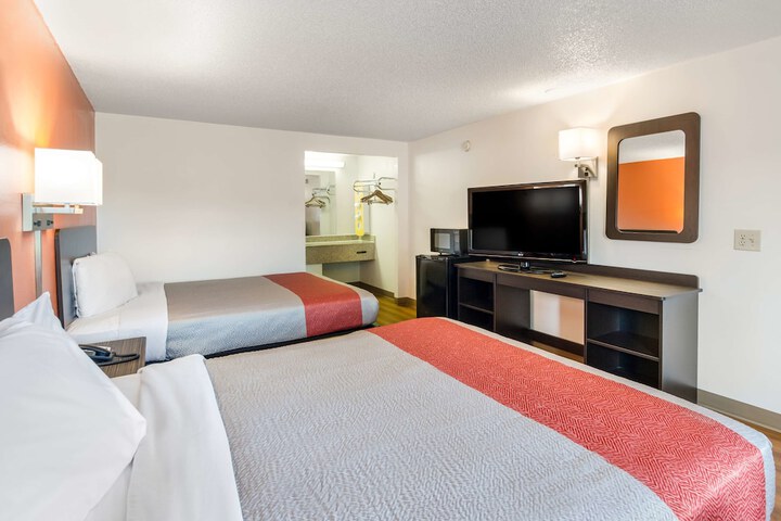 Room 19 of 28