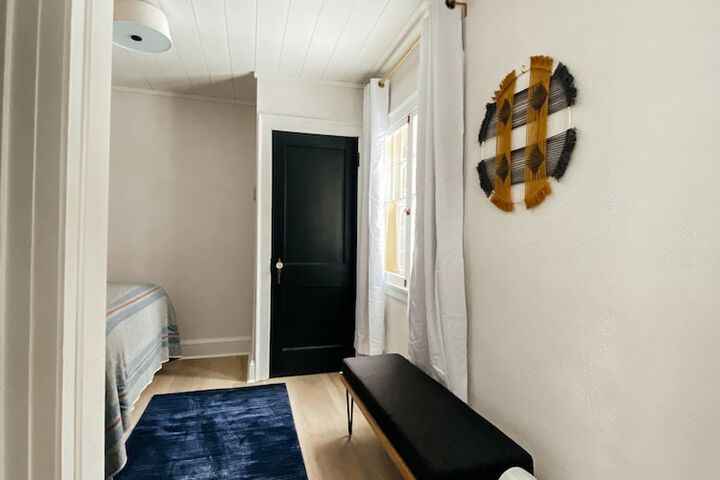 Room 185 of 229