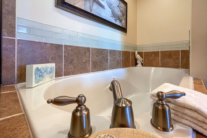 Calm Seas - Holiday Isle #119 - Tremendous Views a Beautiful Gulf Front Pool, A Heated Indoor Pool, Jacuzzi, Steam Room, & Gulf View Fitness Center. 2 Bedroom Condo by RedAwning