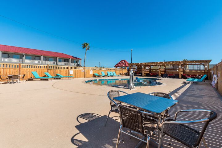 Pool 4 of 26