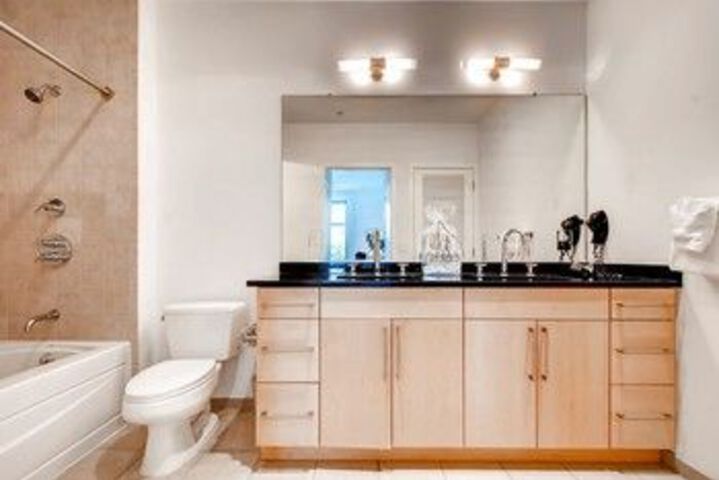 Global Luxury Suites at Park Crest Lofts