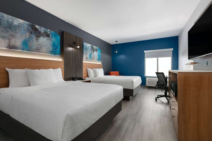Room 12 of 30