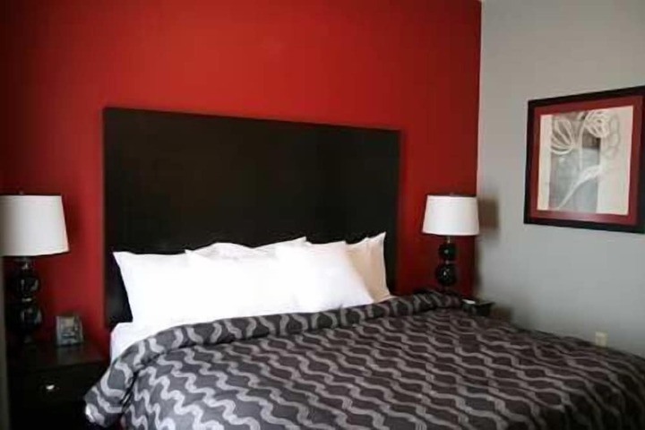 Room 32 of 42