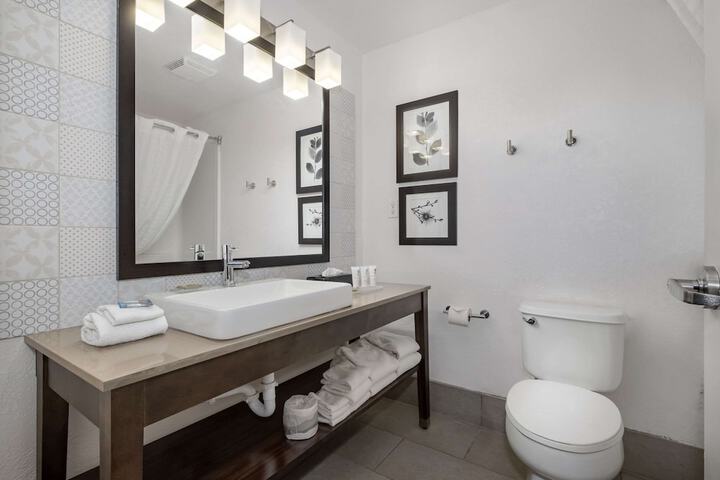 Country Inn & Suites by Radisson Port Canaveral, FL
