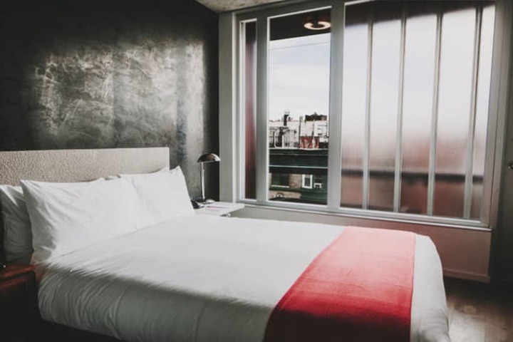 Room 16 of 33