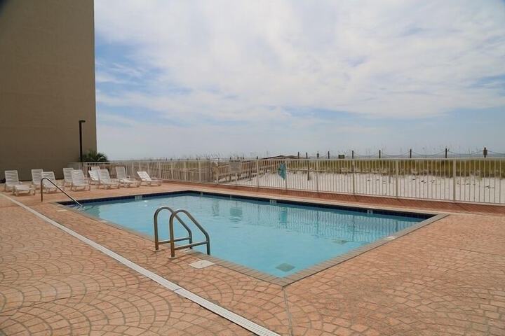 Pool 4 of 24