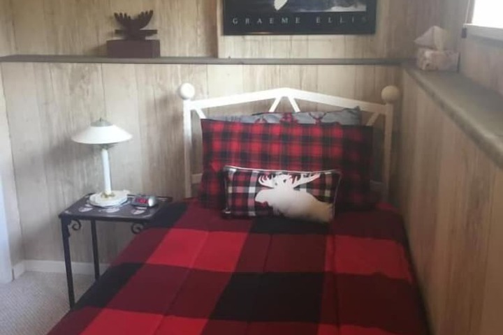 Silvern Lake Trail Bed & Breakfast