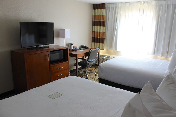 Wyndham Garden Fort Wayne