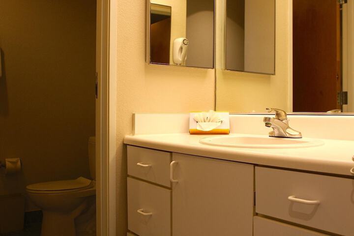 Room 28 of 38