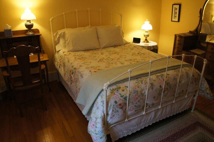 Room 15 of 36