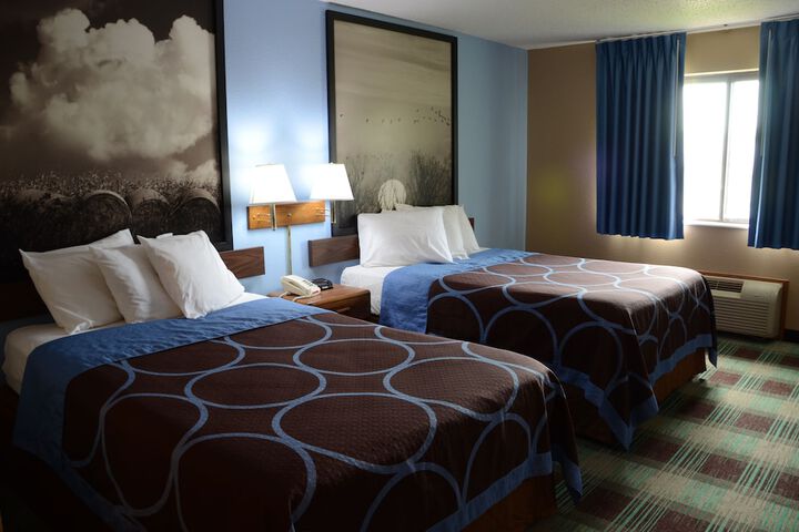 Super 8 by Wyndham Centerville